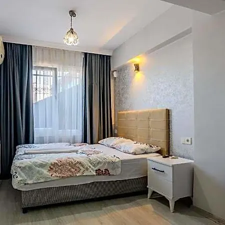 Airport Black Sea & Restaurant 3*