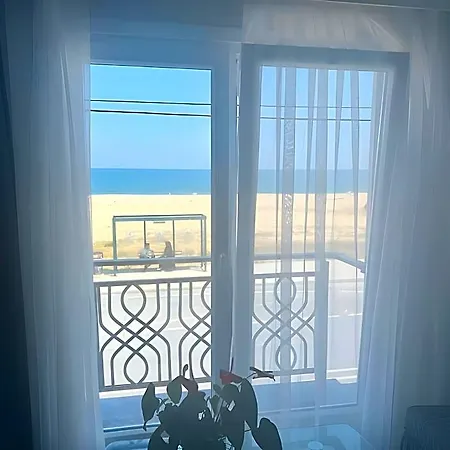 Airport Black Sea & Restaurant 3*